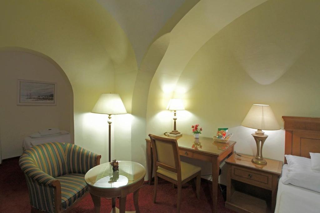 Hotel Romantik Έγκερ Δωμάτιο φωτογραφία