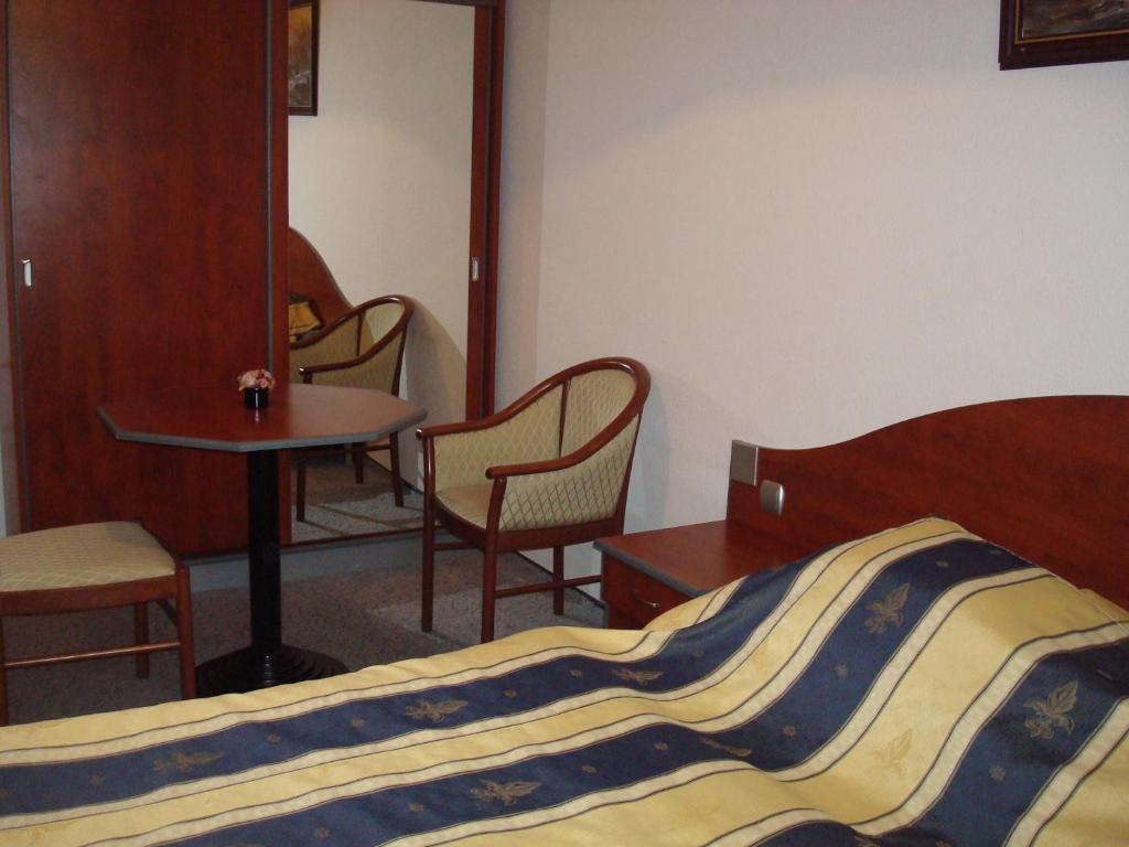 Hotel Romantik Έγκερ Δωμάτιο φωτογραφία